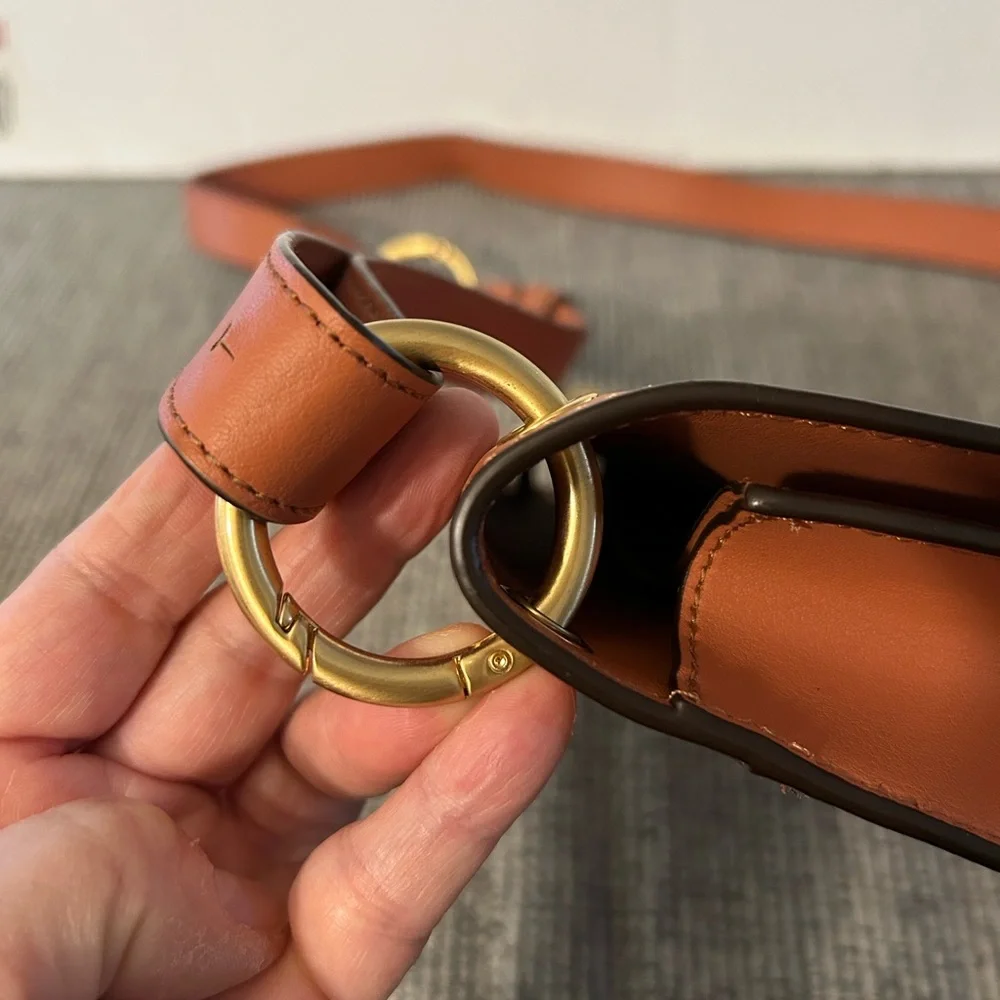 Donna Karan Leather Crossbody Bag adjustable strap - Picture 11 of 16